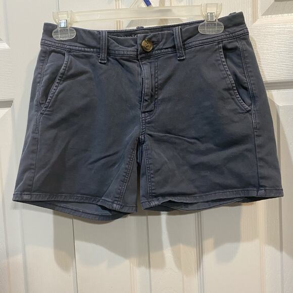 SUMMER SHORTS American Eagle Navy Blue Shorts Size US 2 MIDI Style Aeo Twill - Picture 2 of 5